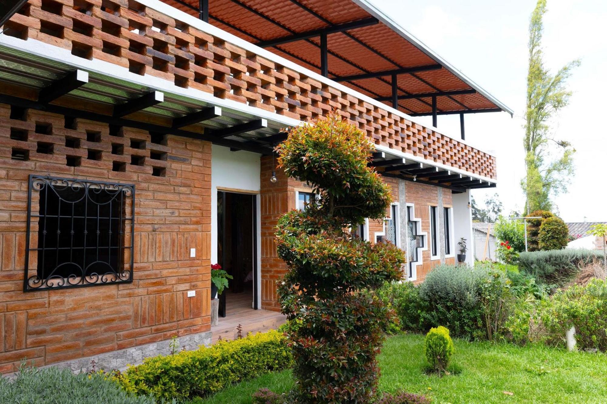 Watzara Wasi Cottage Familiar Camprestre Y Lofts En Cotacachi Kültér fotó